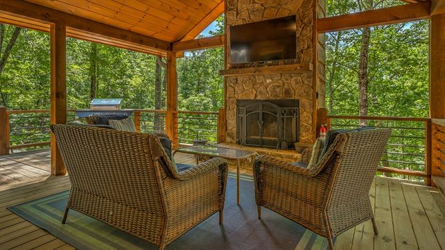 149 Heritage Drive, Mineral Bluff, GA 30559