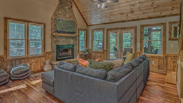 149 Heritage Drive, Mineral Bluff, GA 30559