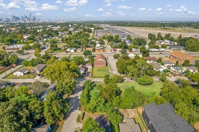 2302 Chew Street Street, Houston, TX 77020