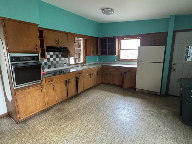 1501 Lafayette Street, Valparaiso, IN 46383