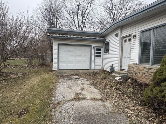 1501 Lafayette Street, Valparaiso, IN 46383