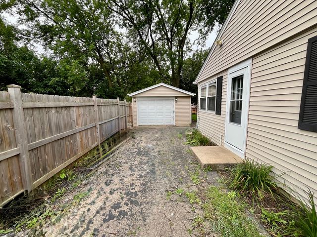 3603 Kirchoff Road, Rolling Meadows, IL 60008
