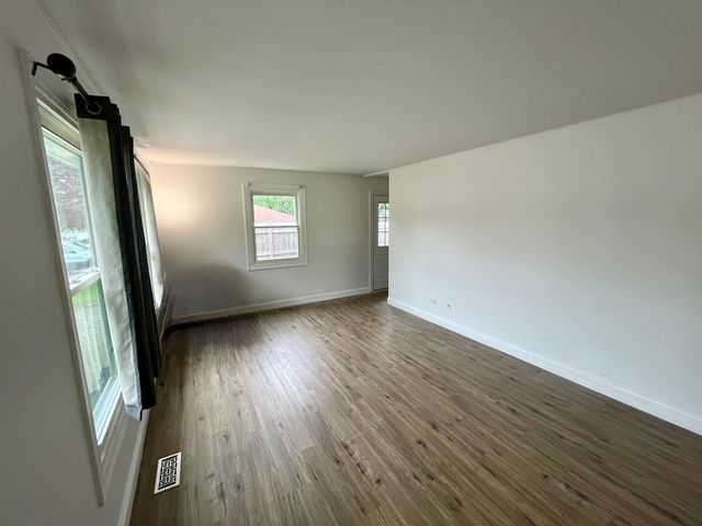 3603 Kirchoff Road, Rolling Meadows, IL 60008
