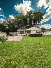 3603 Kirchoff Road, Rolling Meadows, IL 60008