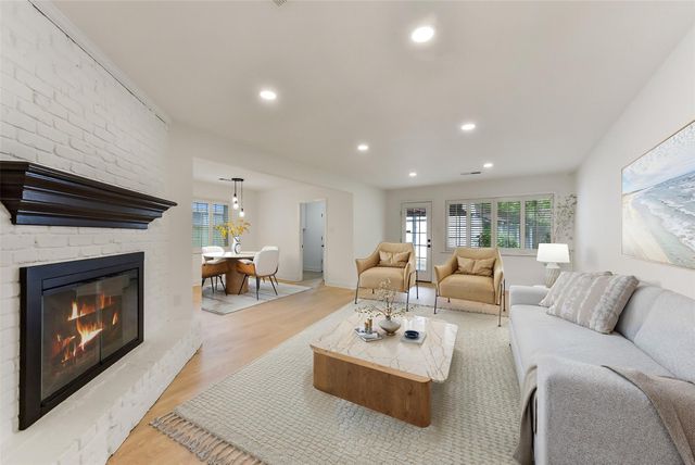 5946 Valkeith Drive, Houston, TX 77096