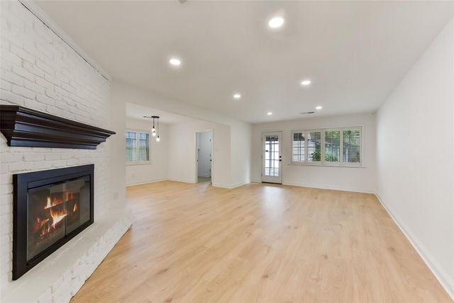 5946 Valkeith Drive, Houston, TX 77096