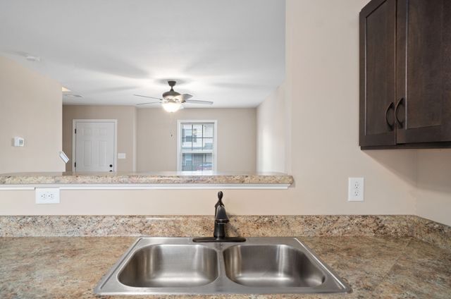 1481 Amberjack Ct Apt D, Clarksville, TN 37042