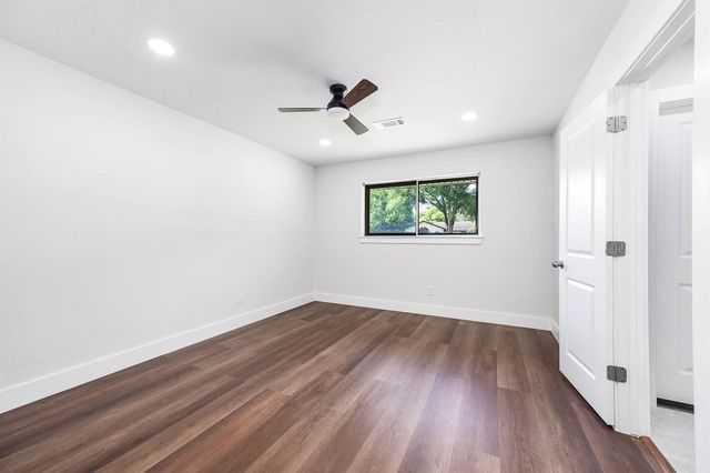 109 E Sherwood Drive, Alvin, TX 77511