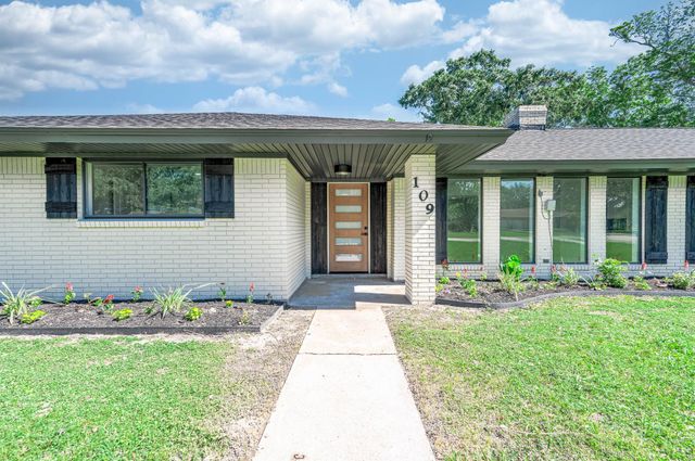 109 E Sherwood Drive, Alvin, TX 77511