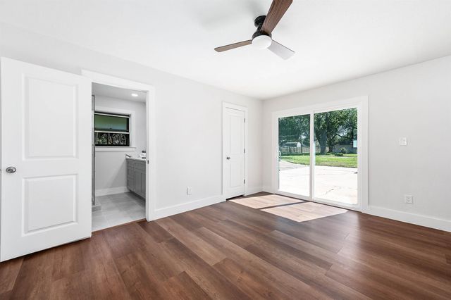 109 E Sherwood Drive, Alvin, TX 77511