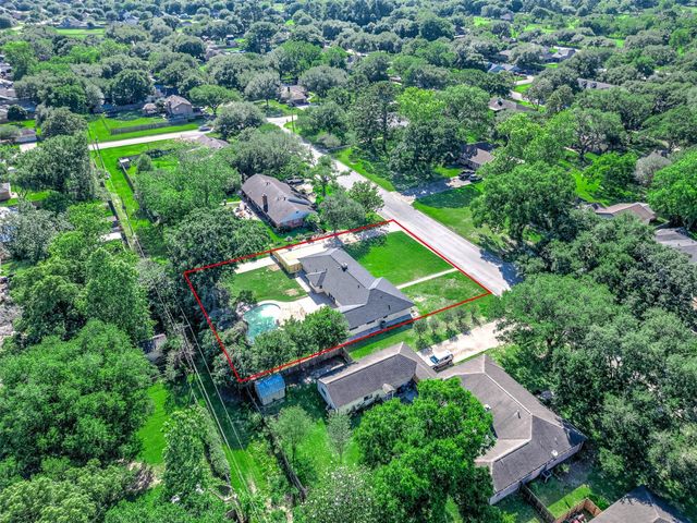 109 E Sherwood Drive, Alvin, TX 77511