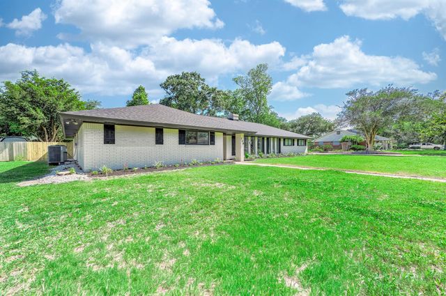 109 E Sherwood Drive, Alvin, TX 77511