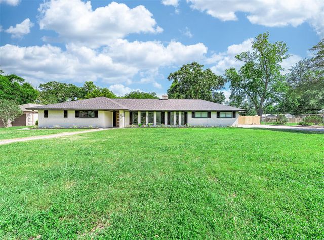 109 E Sherwood Drive, Alvin, TX 77511