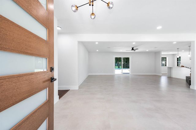 109 E Sherwood Drive, Alvin, TX 77511