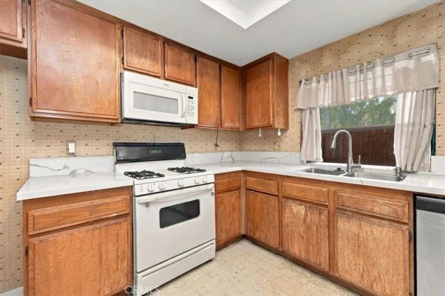 860 Tucson Court, San Dimas, CA 91773