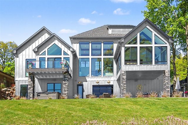 4630 E Gull Lake Drive A, Hickory Corners, MI 49060