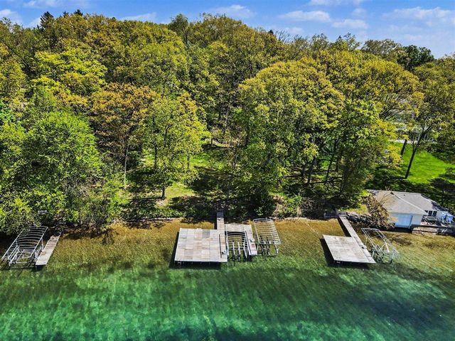4630 E Gull Lake Drive A, Hickory Corners, MI 49060