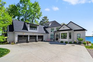 4630 E Gull Lake Drive A, Hickory Corners, MI 49060
