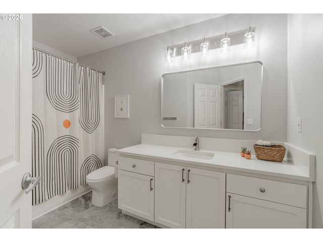 3760 Nw TUSTIN RANCH Dr, Portland, OR 97229