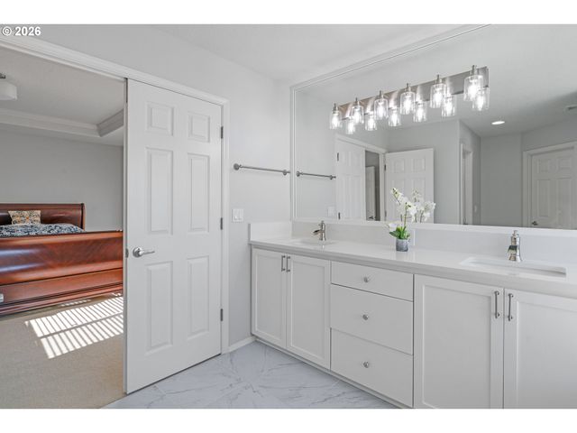 3760 Nw TUSTIN RANCH Dr, Portland, OR 97229