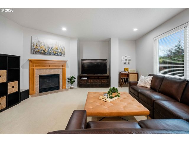 3760 Nw TUSTIN RANCH Dr, Portland, OR 97229