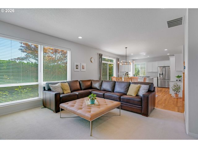 3760 Nw TUSTIN RANCH Dr, Portland, OR 97229