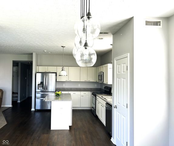 8287 Falkirk Drive, Avon, IN 46123