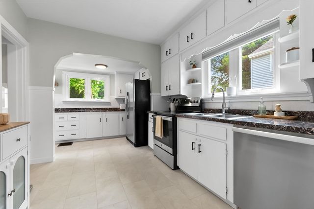 8 Porter Rd, North Reading, MA 01864