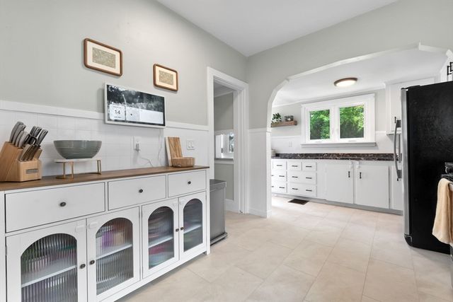 8 Porter Rd, North Reading, MA 01864