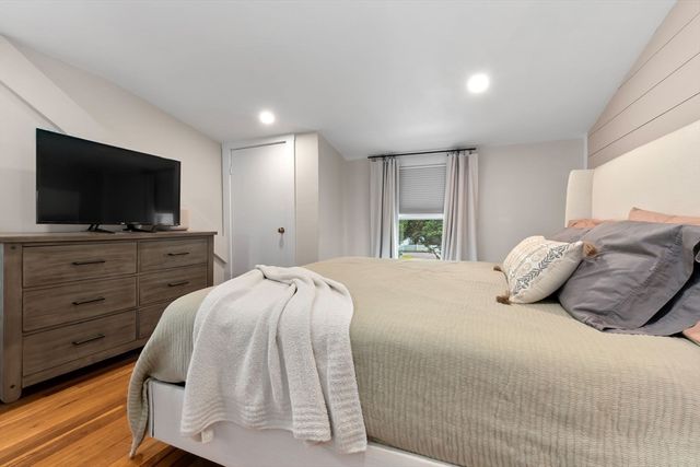 8 Porter Rd, North Reading, MA 01864