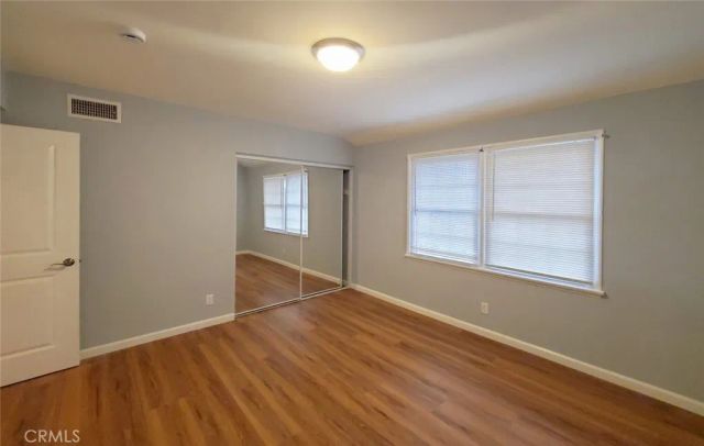 22201 Schoolcraft, Canoga Park, CA 91303