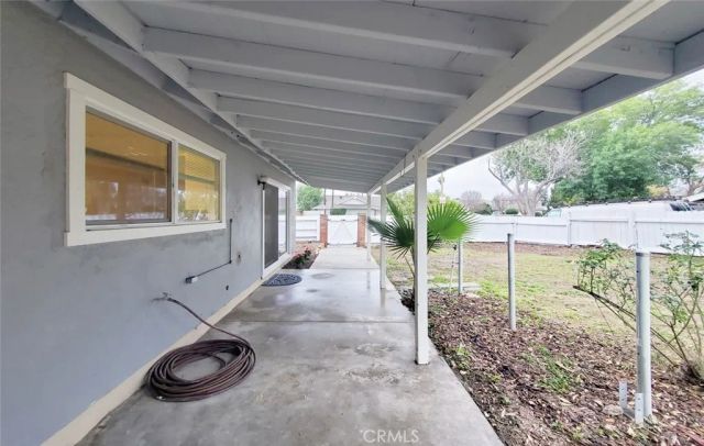 22201 Schoolcraft, Canoga Park, CA 91303