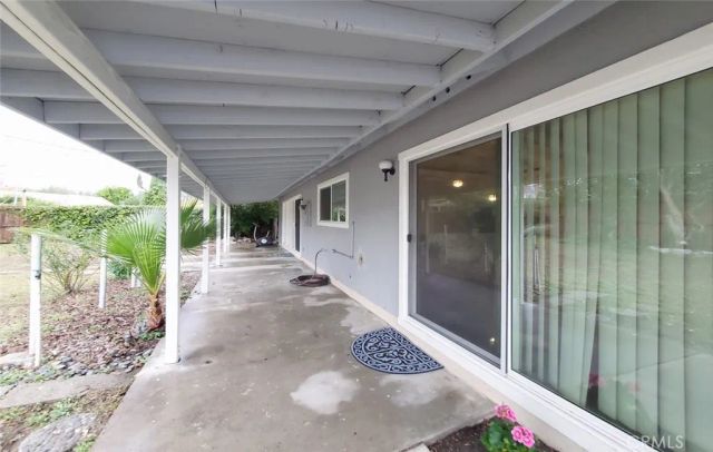 22201 Schoolcraft, Canoga Park, CA 91303