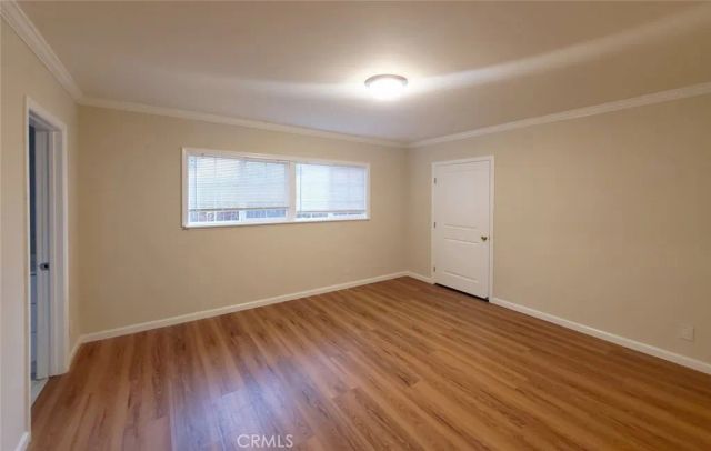 22201 Schoolcraft, Canoga Park, CA 91303