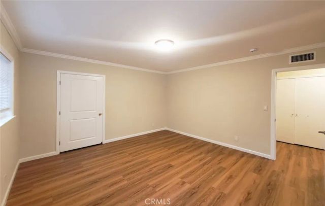 22201 Schoolcraft, Canoga Park, CA 91303