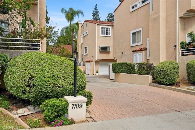 7109 Farralone 117, Canoga Park, CA 91303