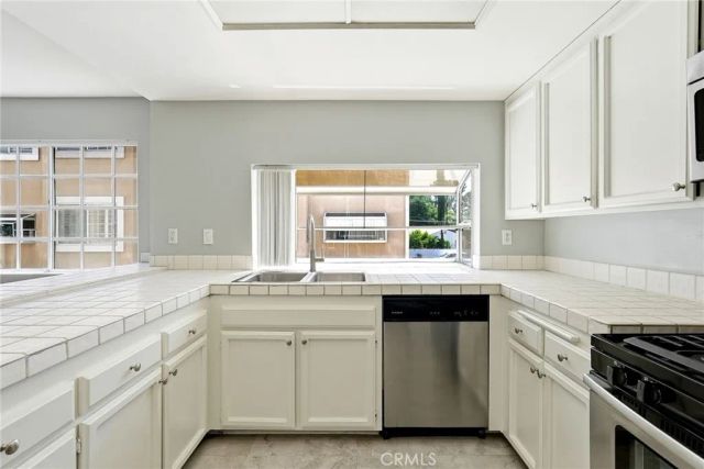 7109 Farralone 117, Canoga Park, CA 91303