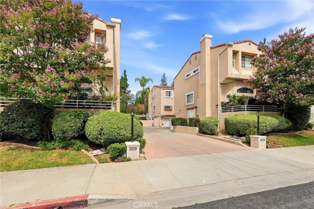 7109 Farralone 117, Canoga Park, CA 91303