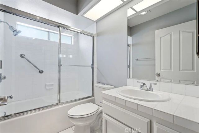 7109 Farralone 117, Canoga Park, CA 91303