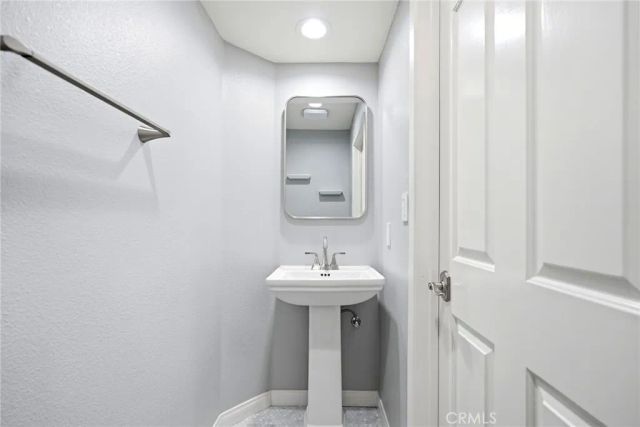 7109 Farralone 117, Canoga Park, CA 91303