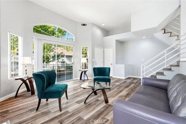 7109 Farralone 117, Canoga Park, CA 91303