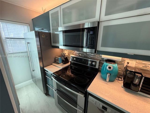 3250 NE 28th St 212, Fort Lauderdale, FL 33308