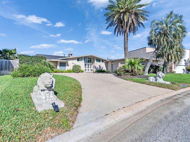 2882 Dominique Drive, Galveston, TX 77551