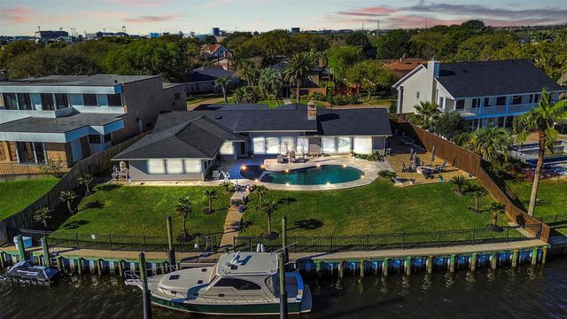 2882 Dominique Drive, Galveston, TX 77551