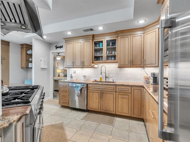 2882 Dominique Drive, Galveston, TX 77551