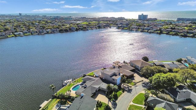 2882 Dominique Drive, Galveston, TX 77551