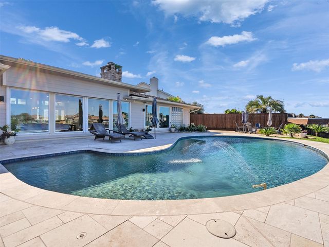 2882 Dominique Drive, Galveston, TX 77551