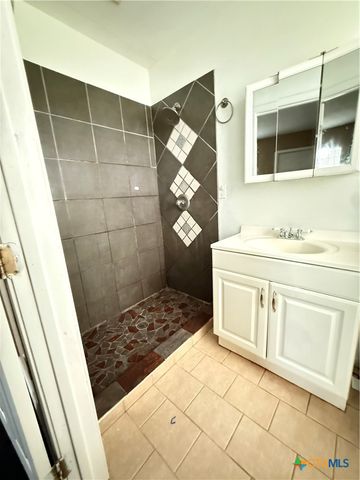 256 County Road 481, Gonzales, TX 78629