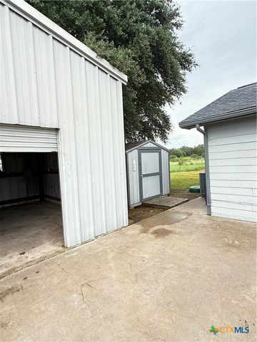 256 County Road 481, Gonzales, TX 78629