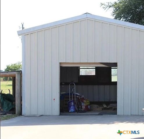 256 County Road 481, Gonzales, TX 78629